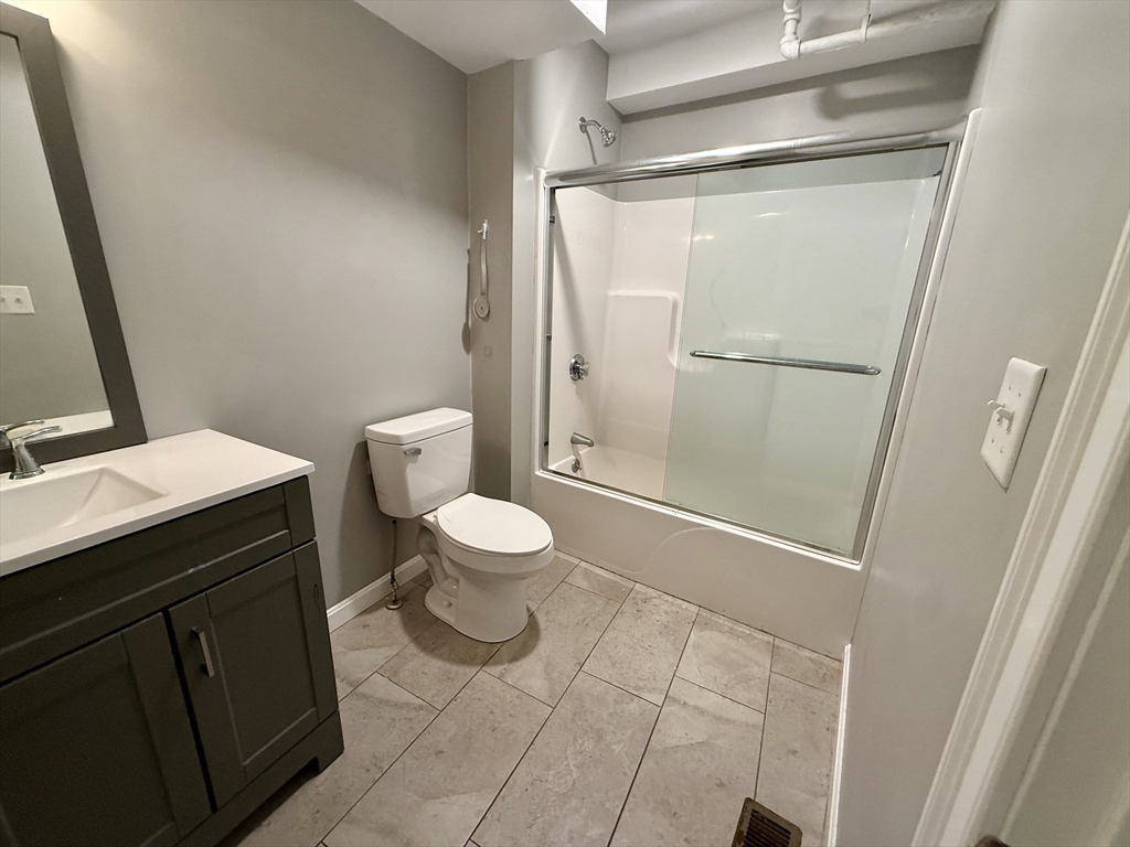 10 Leyden St, Downtown