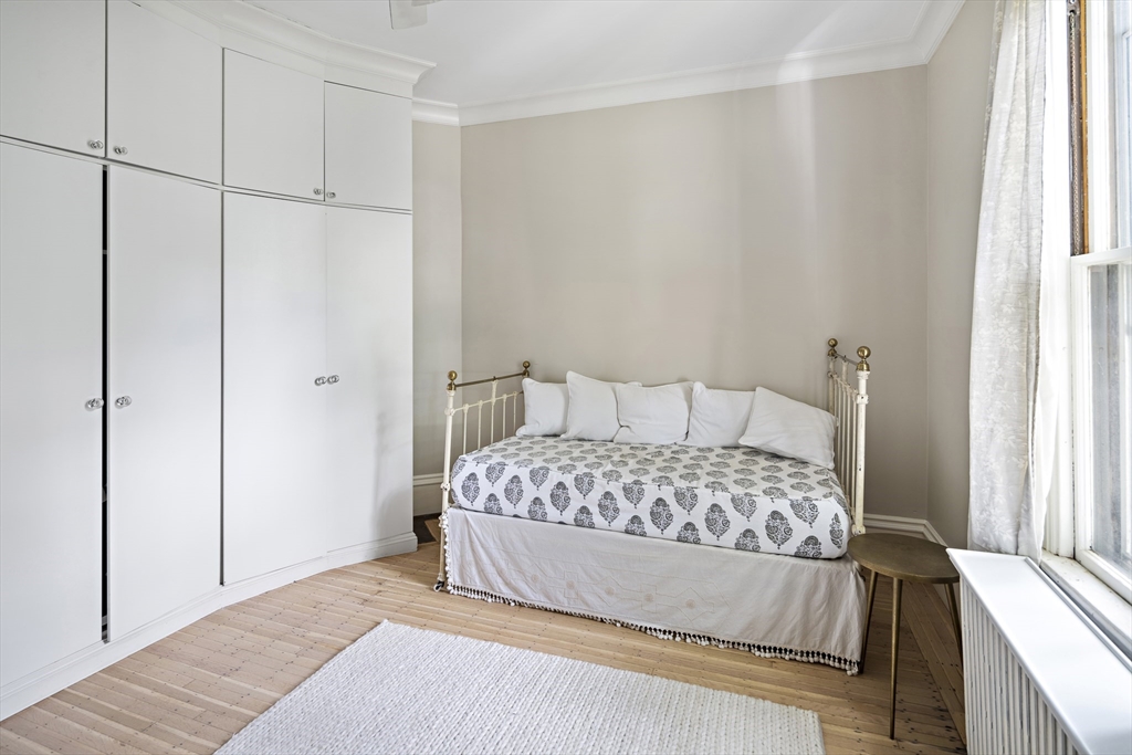 247 Kent St, Brookline