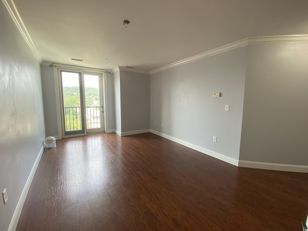 327 Centre St, Jamaica Plain