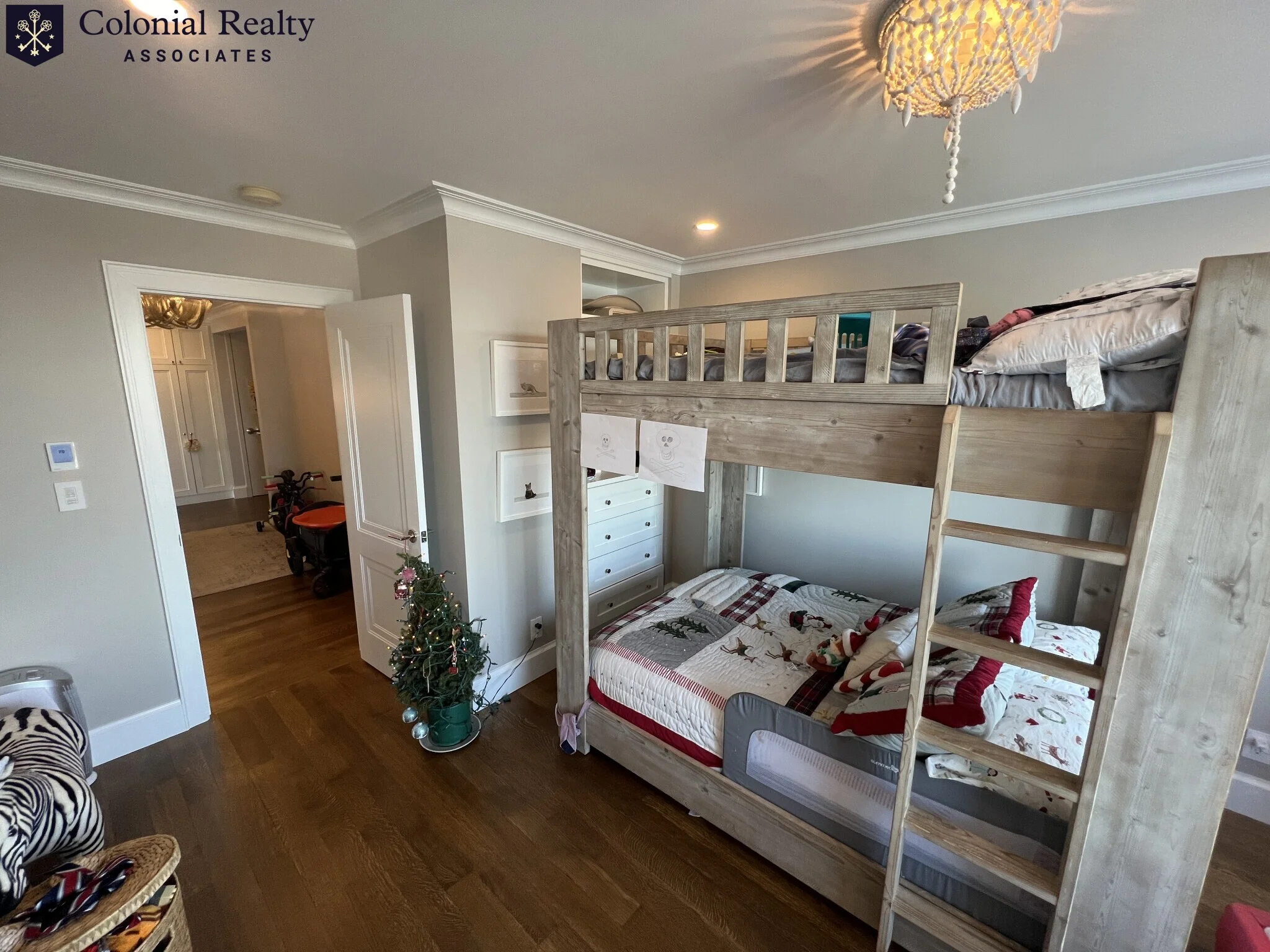 83 East India Row, Downtown