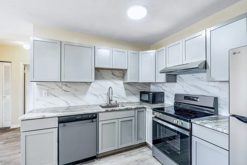 256 Parker Hill Ave, Mission Hill