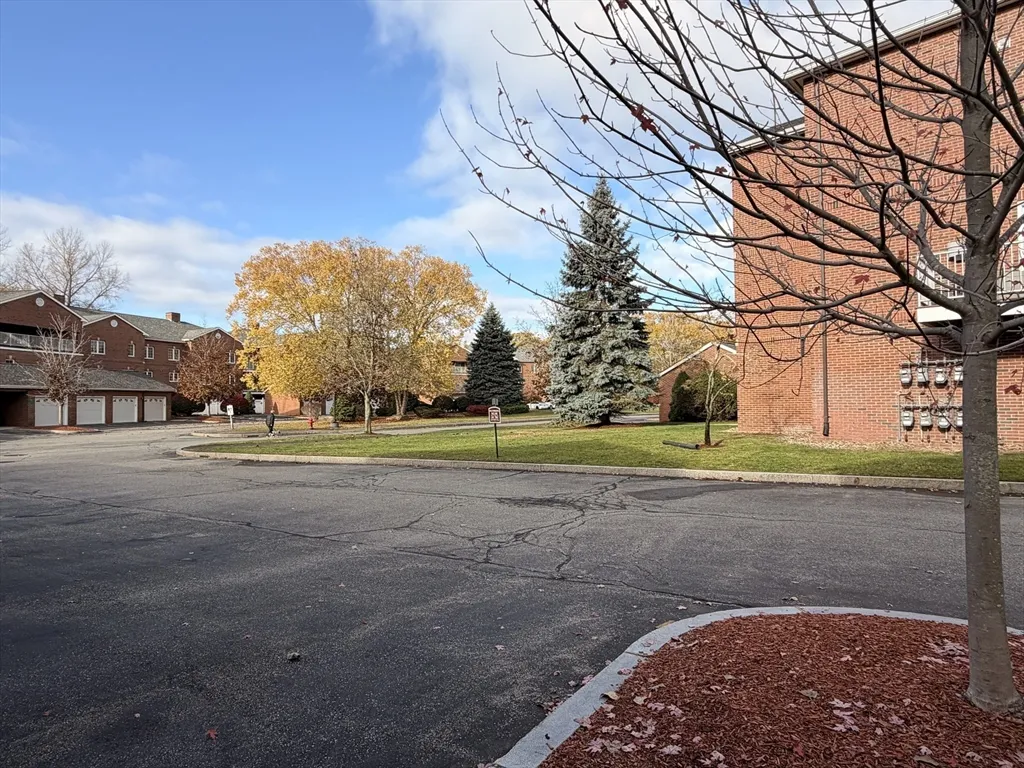 7 Conant Rd, Winchester