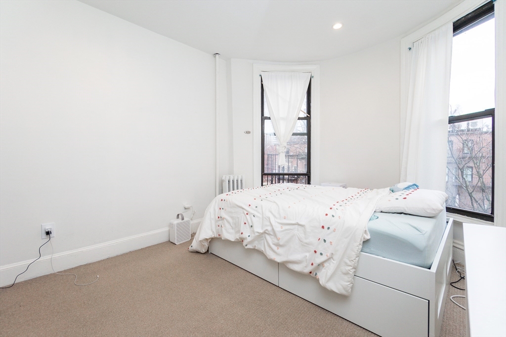 209 W Newton St, South End