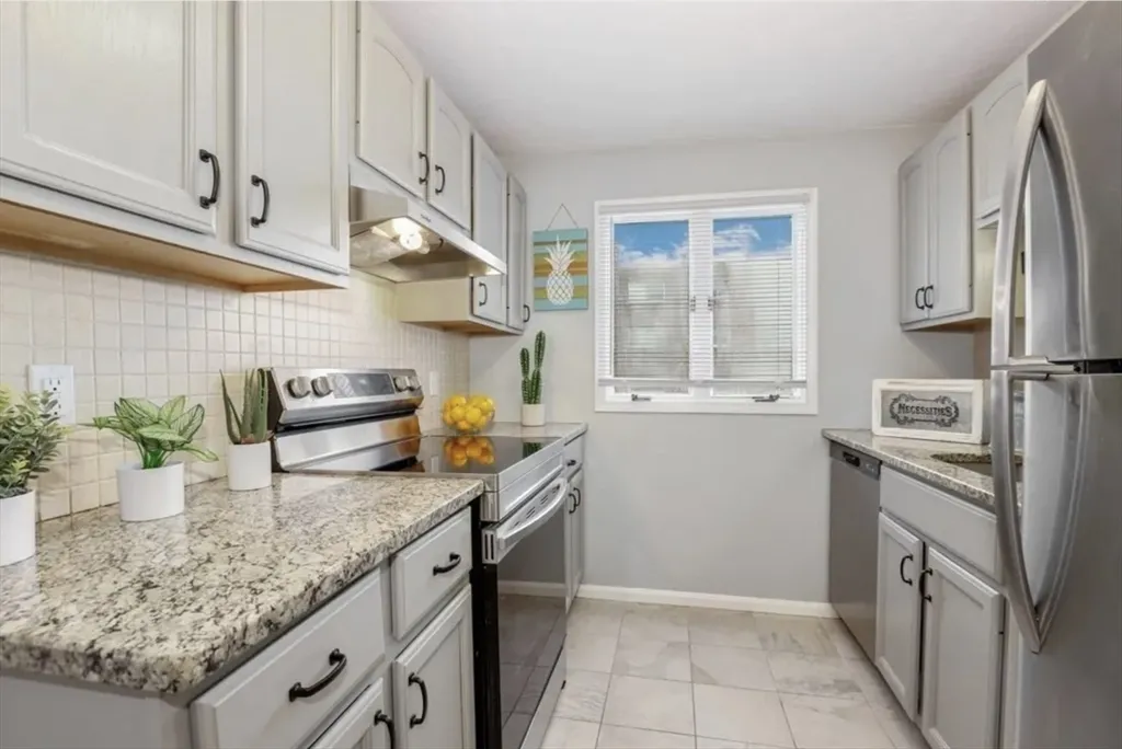 25 Rockland St, West Roxbury