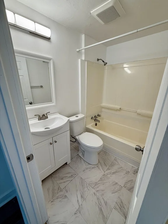 487 Mill St, Worcester