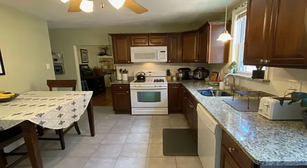 73 Gordon St, West Somerville