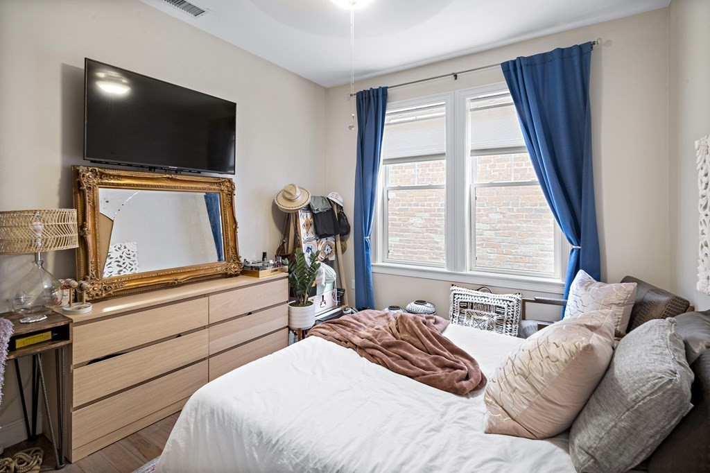 91 Chelsea St, East Boston