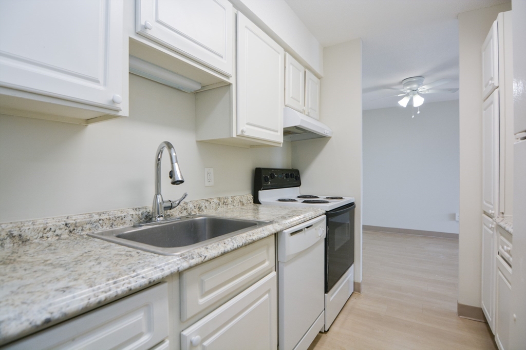 95 Audubon Rd, Wakefield