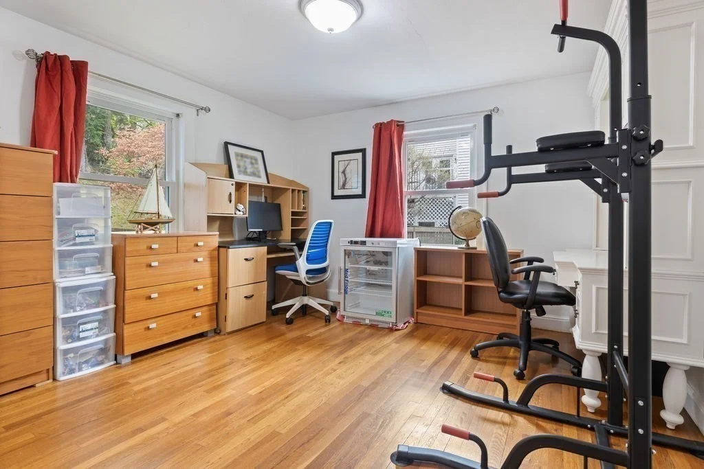 542 Commonwealth Ave, Newton