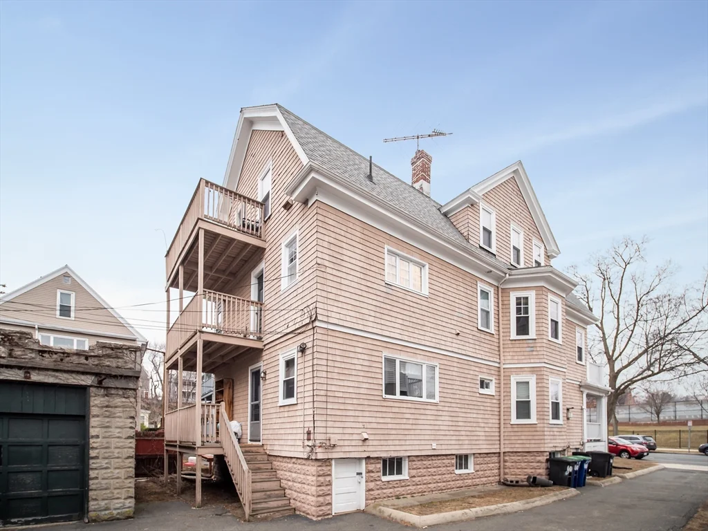 60 Powder House Blvd, Tufts