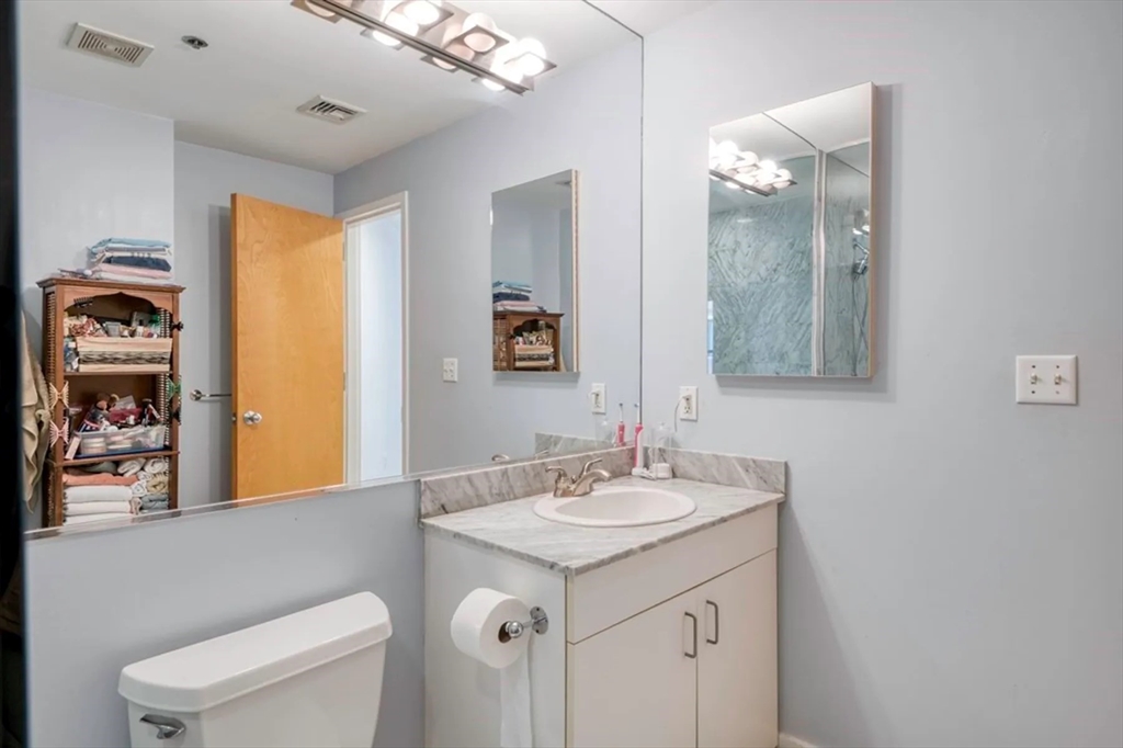 121 Beach St, Leather District