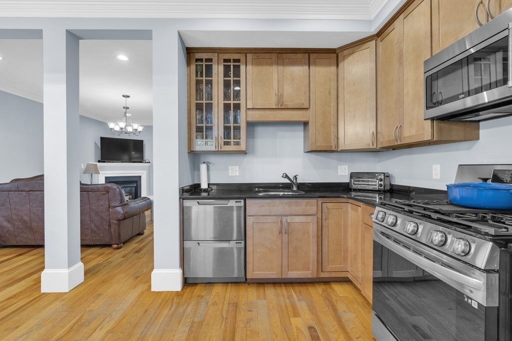 55 Gates St, South Boston