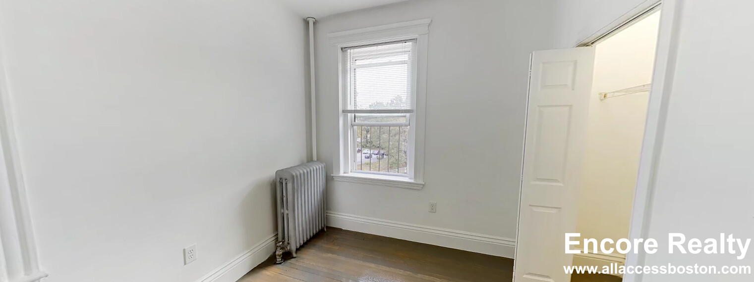 106 Queensberry St, Fenway