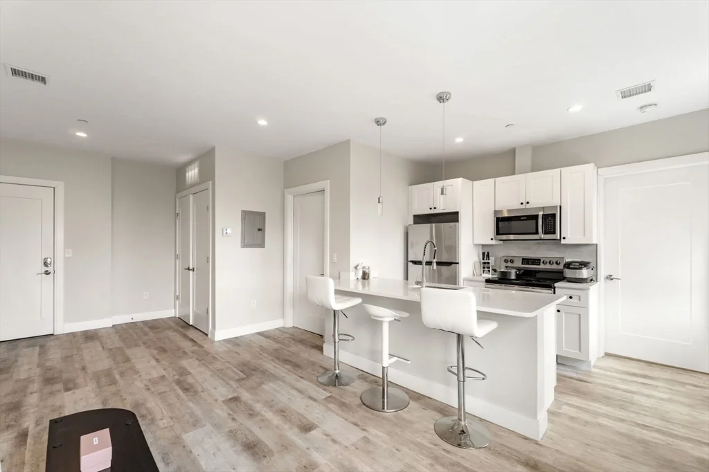 1457 Tremont St, Mission Hill