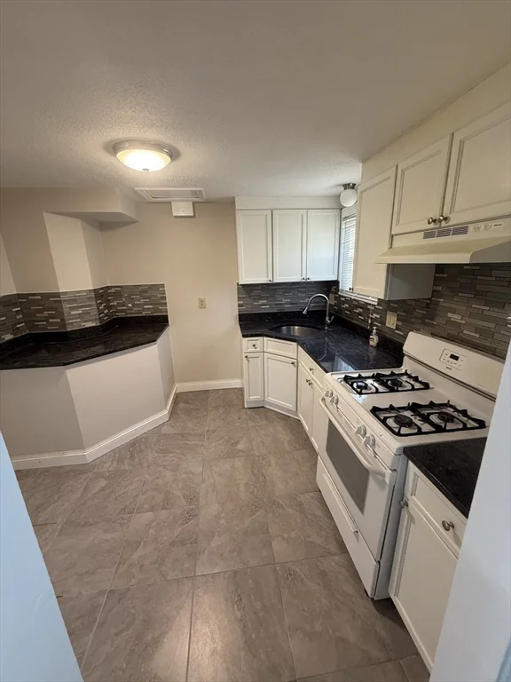 39 Silvia Ct, Hyde Park