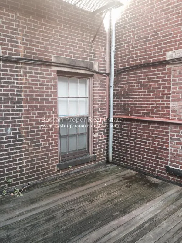 160 Saint Botolph St, Back Bay