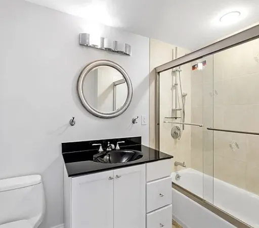 20 Hammond Pond Pkwa, Chestnut Hill