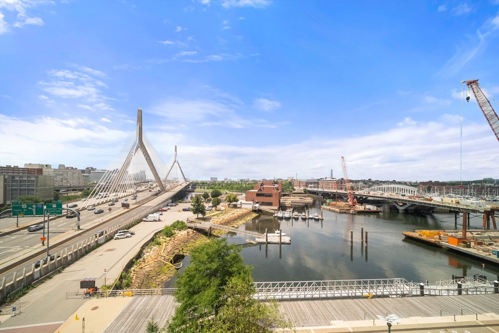 100 Lovejoy Wharf, Waterfront