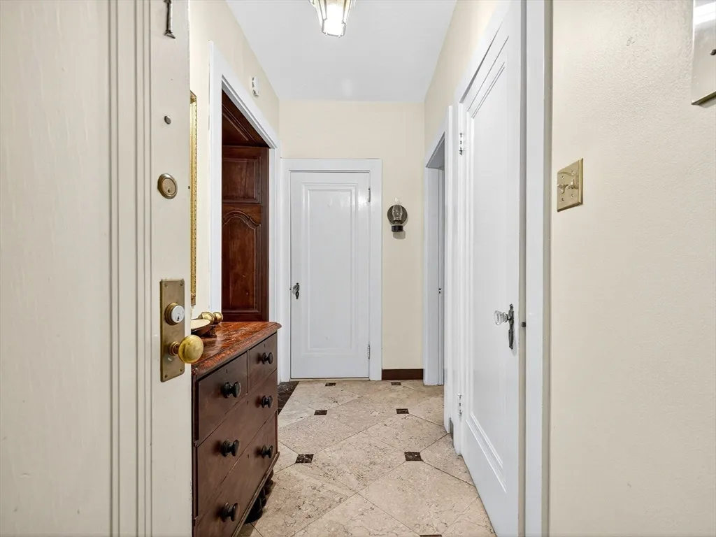 93 Beacon St, Beacon Hill