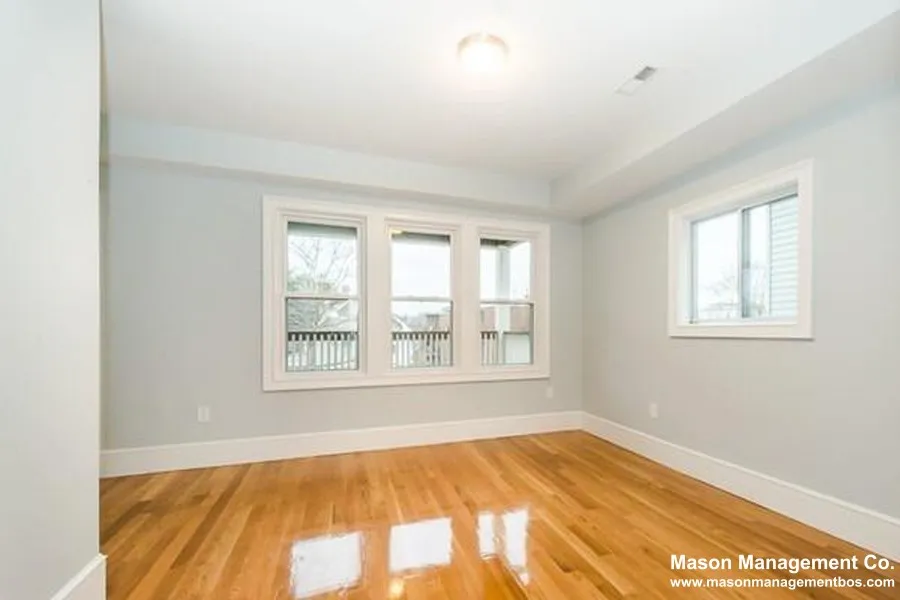 4370 Washington St, Roslindale