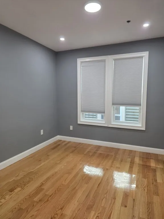 339 Cambridge St, East Cambridge