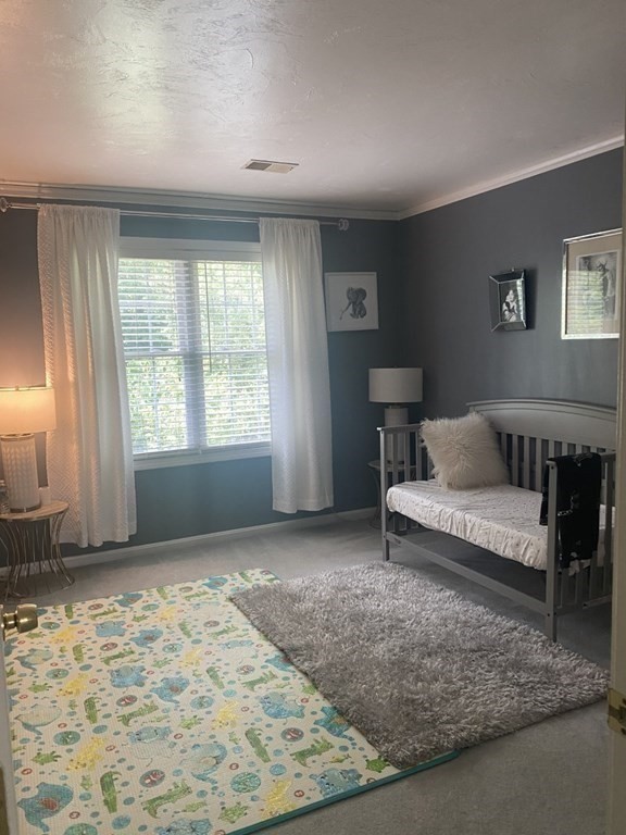 60 Village Dr, Quincy