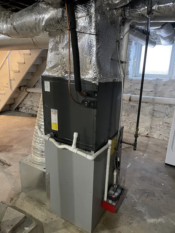 6 Brattle St, North Worcester