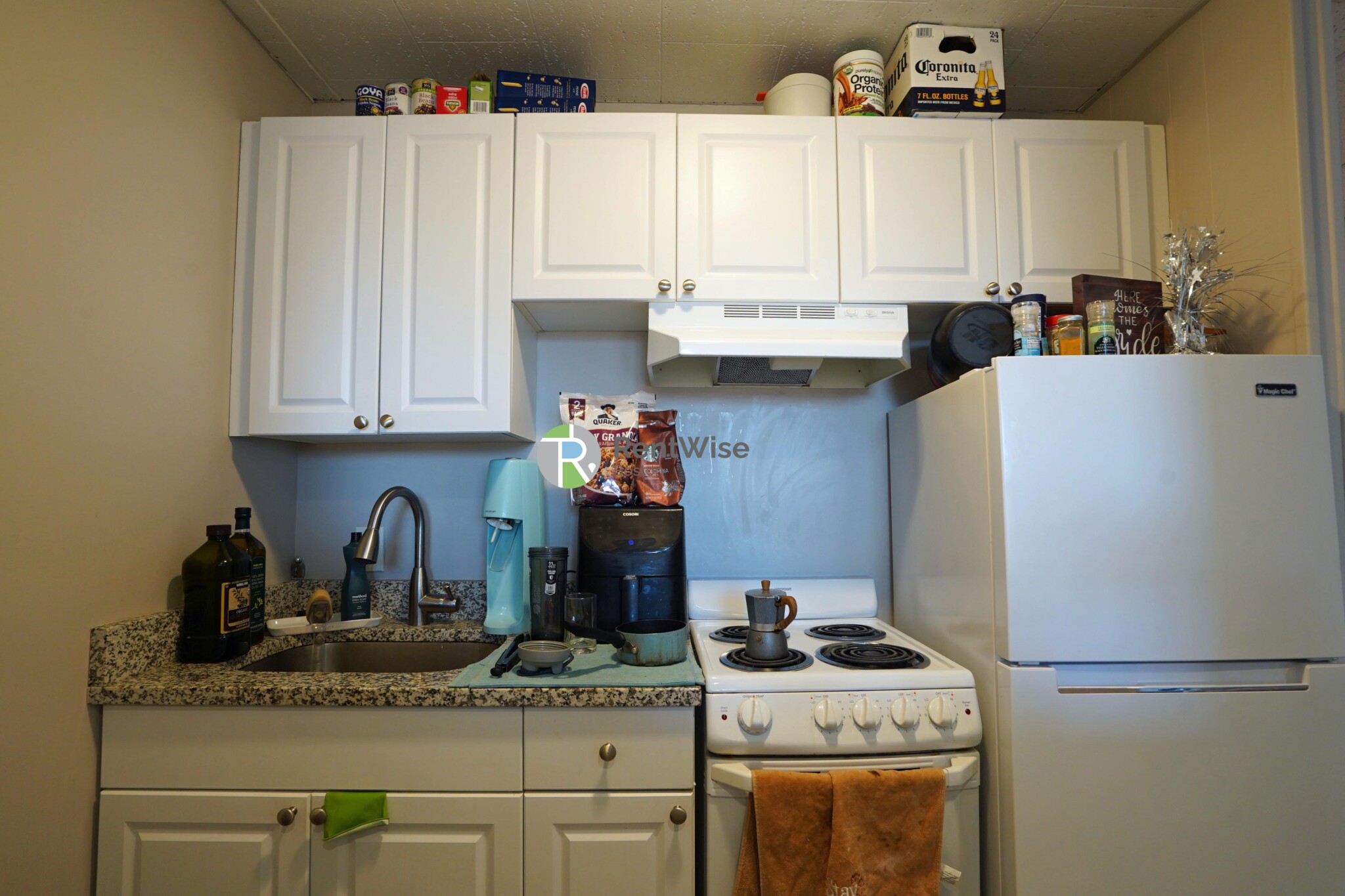 1055 Beacon St, Longwood