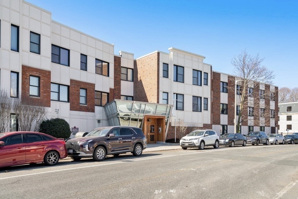 99 Chestnut Hill Ave, Brighton