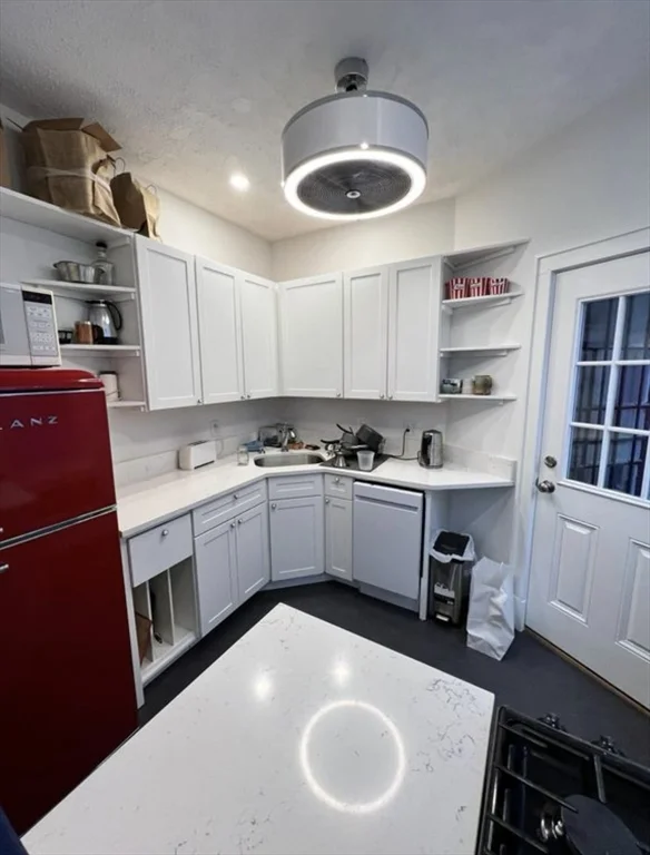 17 Grovenor Rd, Jamaica Plain