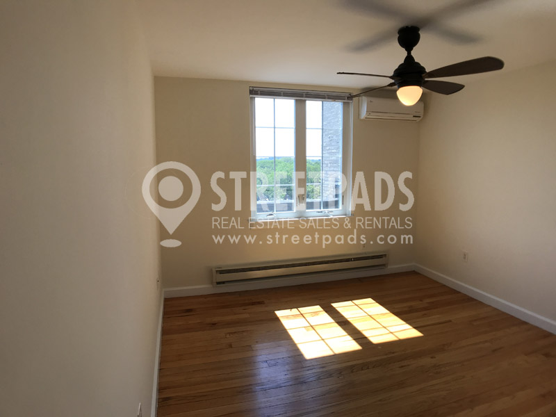 60 Brattle St, Harvard Square