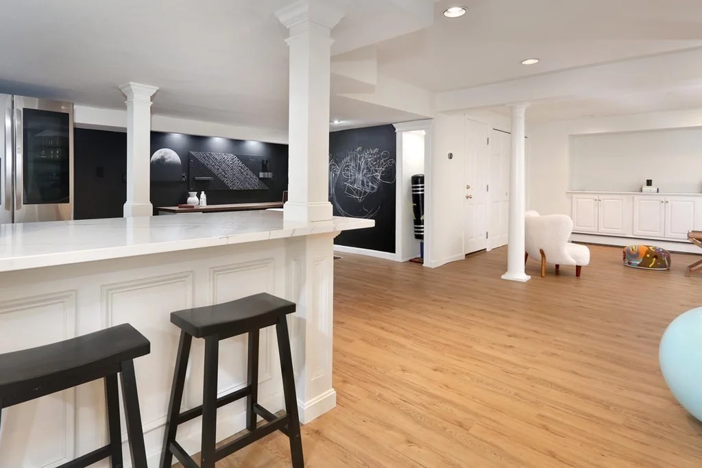 1010 Centre St, Newton Center