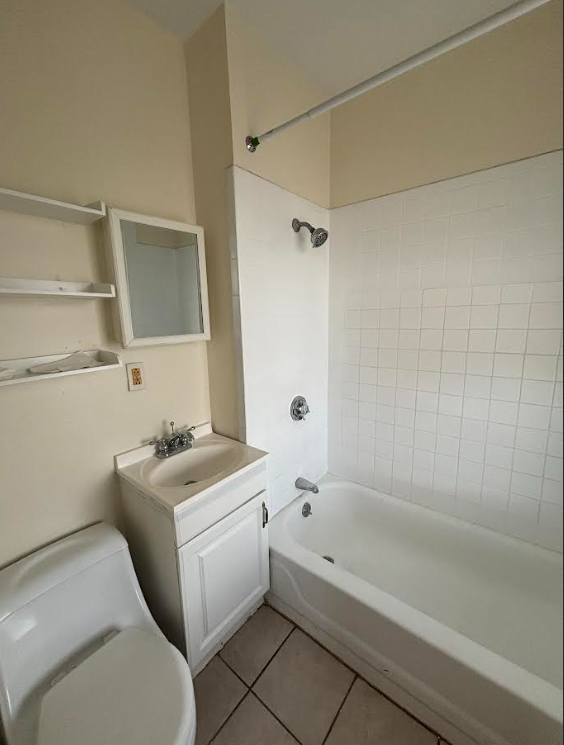 30 Hanson St, Ward Two