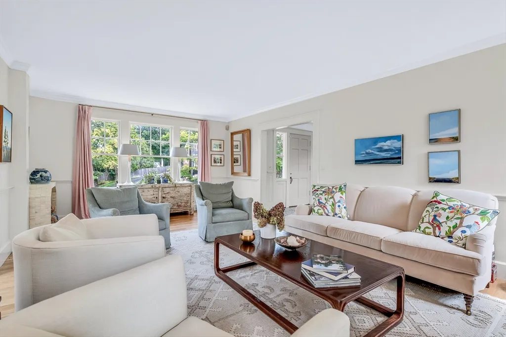 17 Atlantic Ave, Cohasset