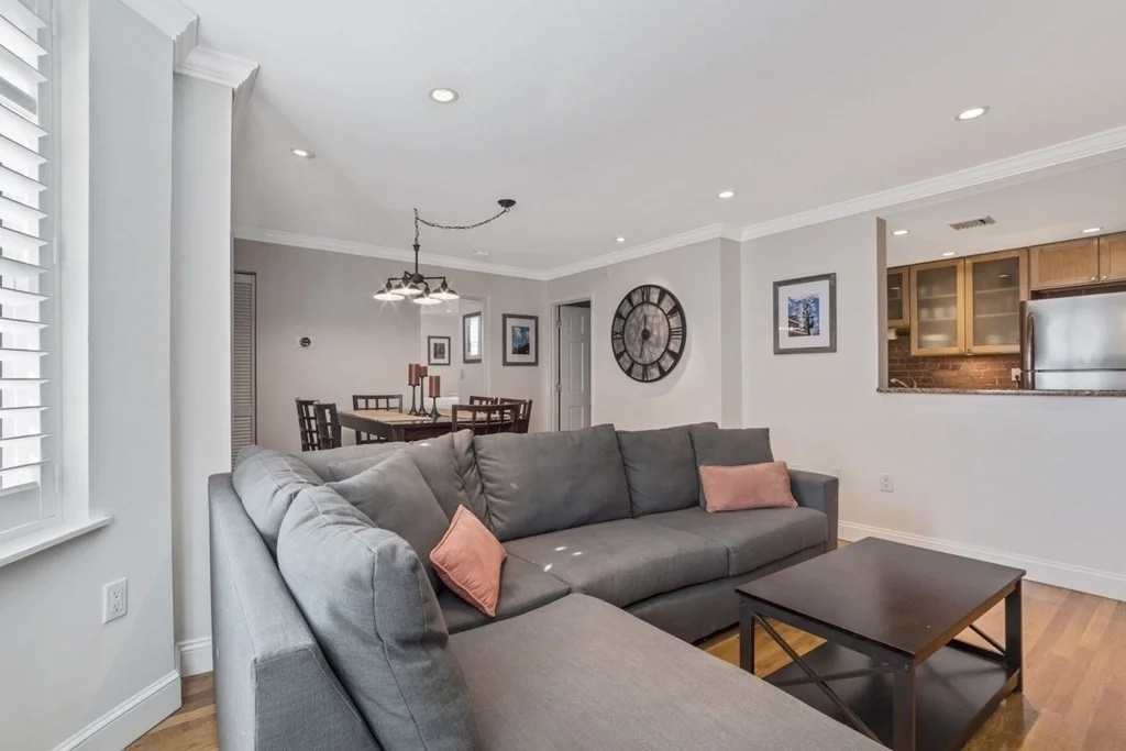 78 Gainsborough St, Fenway