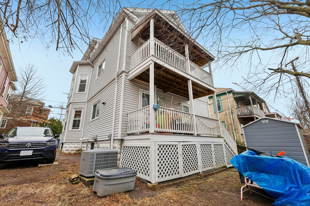 18 Hamilton Rd, Somerville