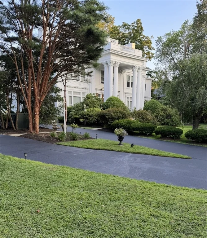 600 Washington St, Wellesley