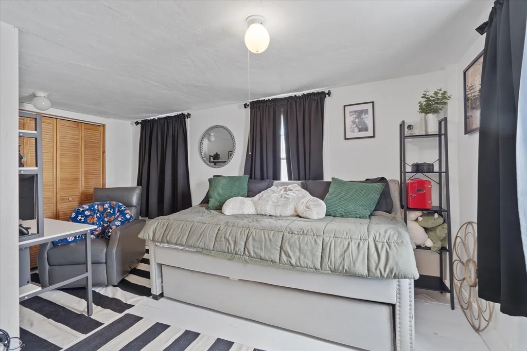 107 Boston Rd, Sutton