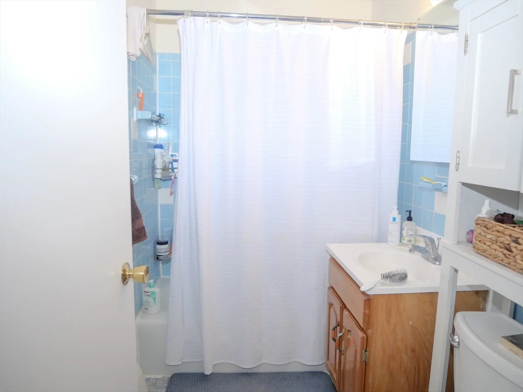 1039 Commonwealth Ave, Allston