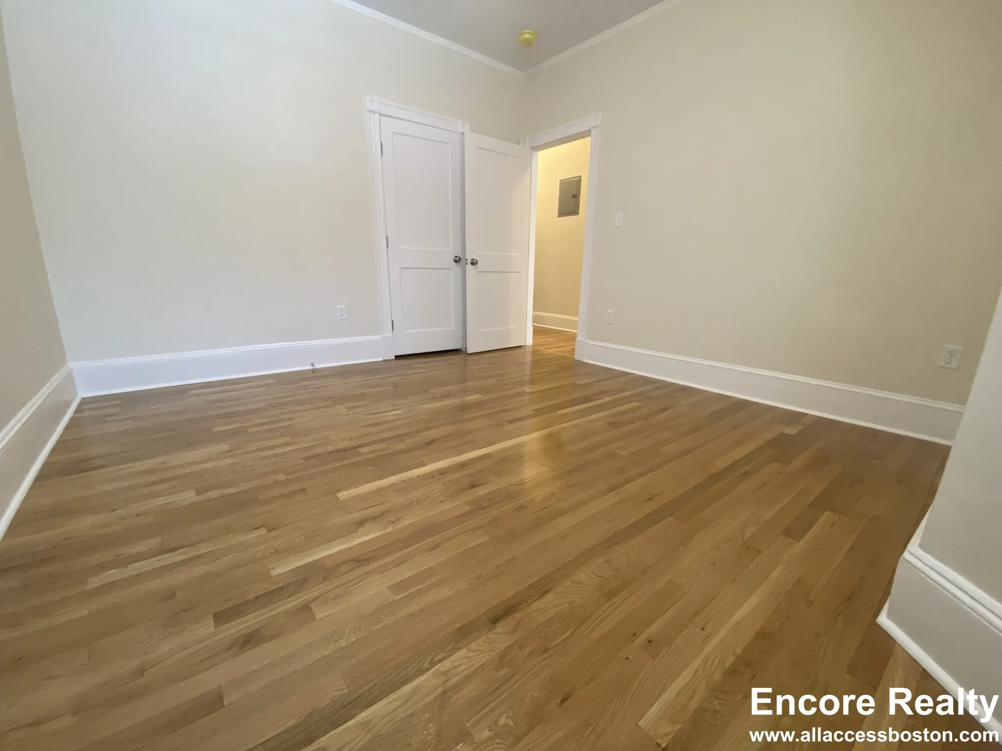 1595 Beacon St, Brookline