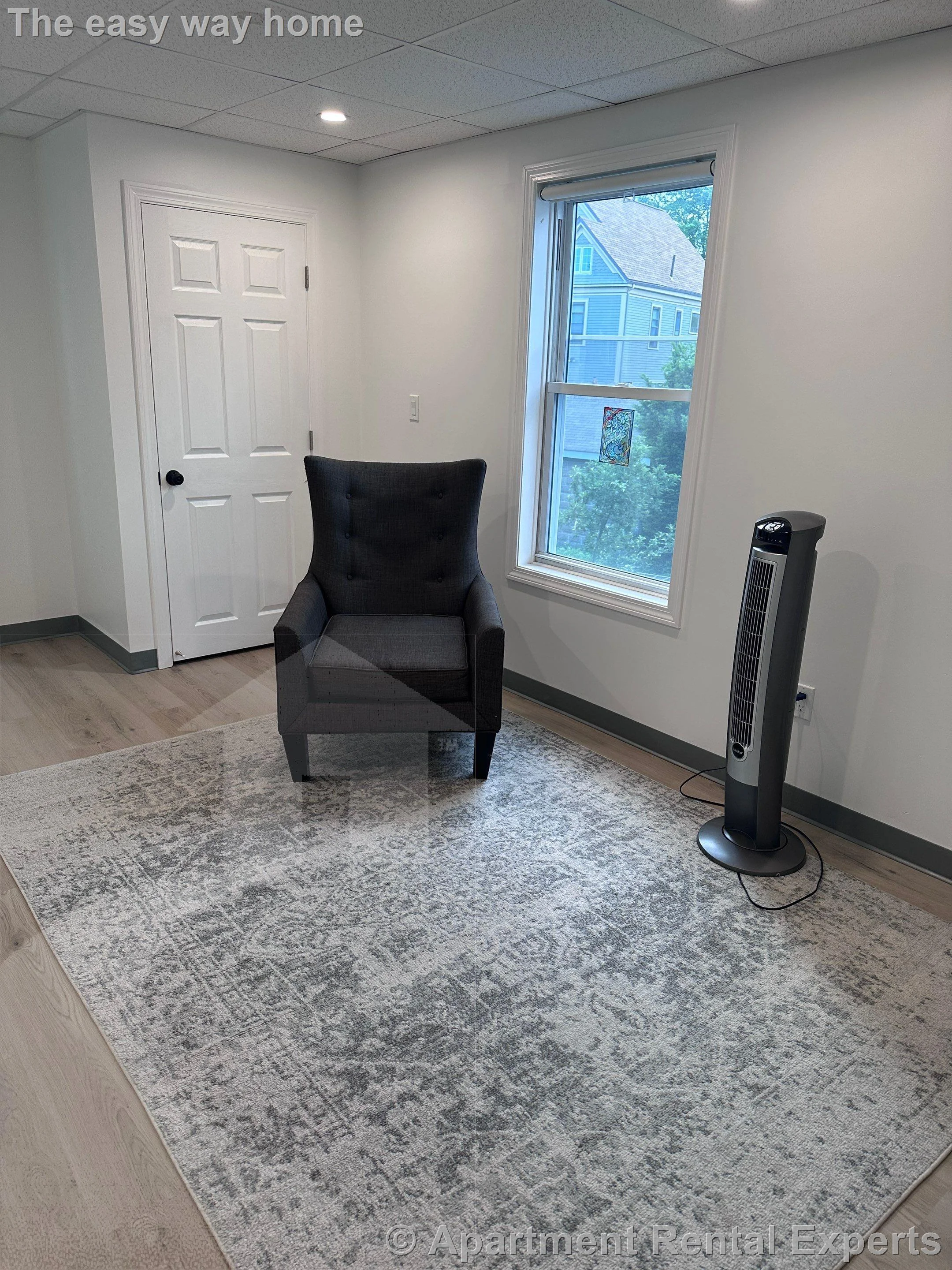 301-303 Boston Ave, Tufts