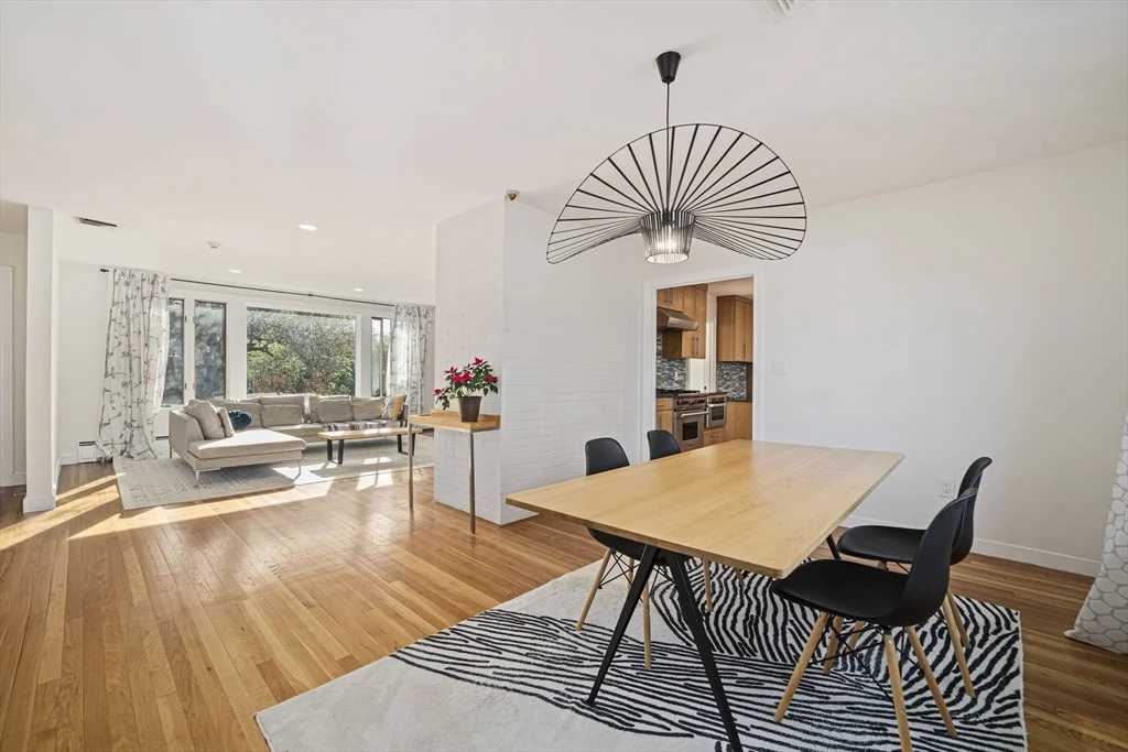 66 Roosevelt Rd, Newton