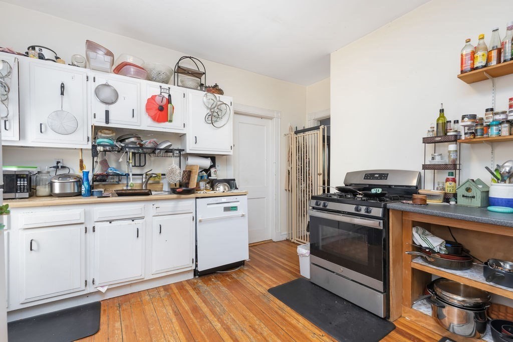 34 Belknap St, West Somerville