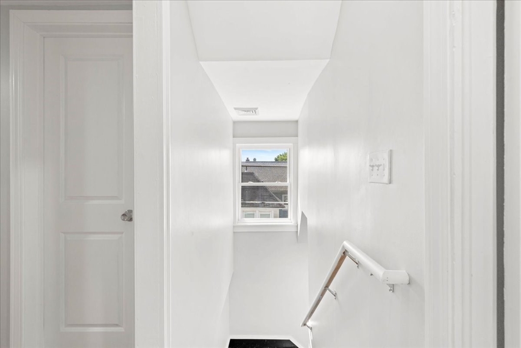 480 White St, Springfield