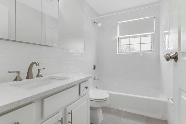 200 Bedford Rd, Woburn