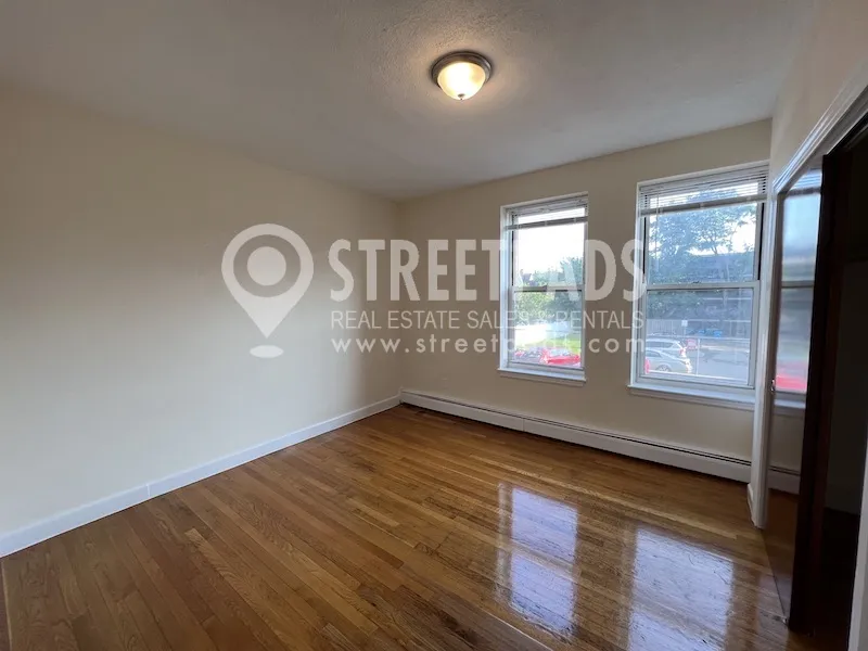 172 North Beacon St, Brighton