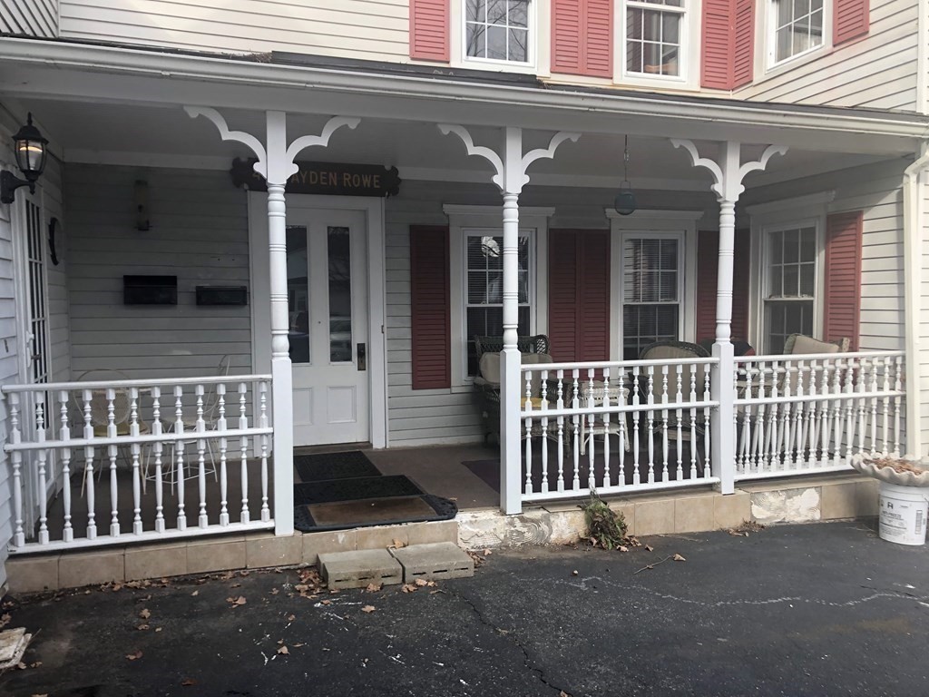 44 Hayden Rowe, Hopkinton