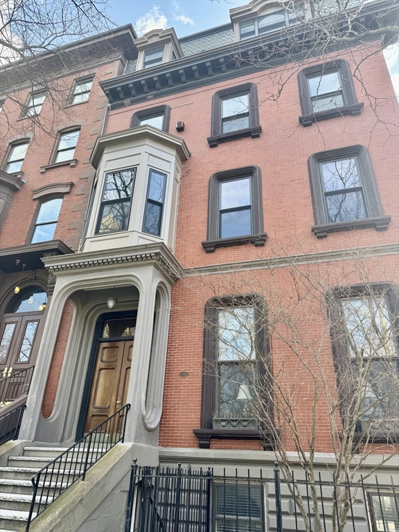 4 Monument Sq, Charlestown