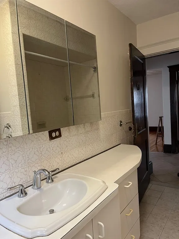 8 Hill St, West Somerville