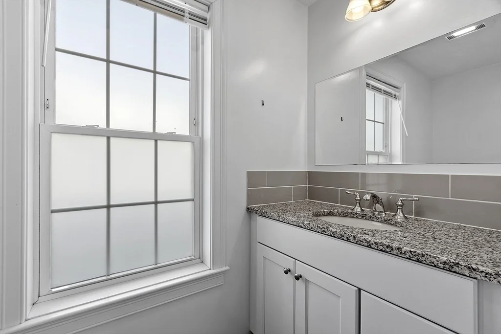 27 Mill St, Quincy